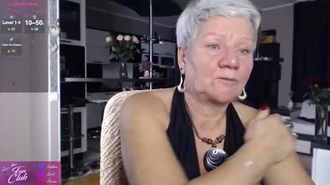 Roxana online show from October 2025 06:15:02 PM