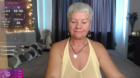 Snapshot of roxana_brooks chatting on May 2026 01:25:02 AM Roxana online show from May 2026 01:25:02 AM