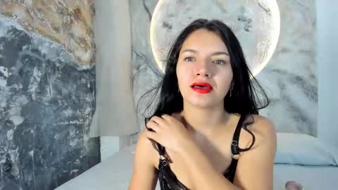 roxanaborns online show from November 2025 12:15:01 PM