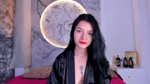 roxanaborns online show from December 2025 01:05:01 PM