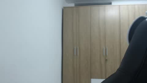 Roxana online show from September 2025 10:44:01 PM