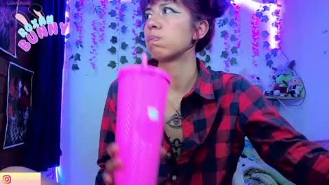 Snapshot of roxanbunny chatting on April 2026 02:53:02 AM roxxy online show from April 2026 02:53:02 AM