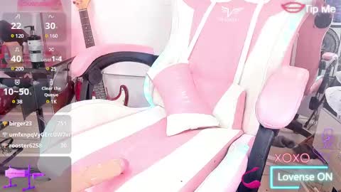 Roxane  online show from January 2025 07:38:01 PM