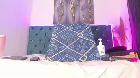 Roxanna online show from July 2026 10:53:01 AM