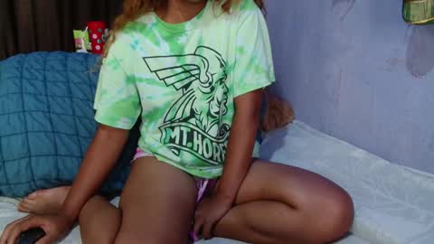 roxanne_98 online show from March 2026 03:54:01 AM