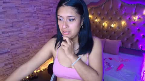 roxanne_han online show from September 2025 11:44:01 AM