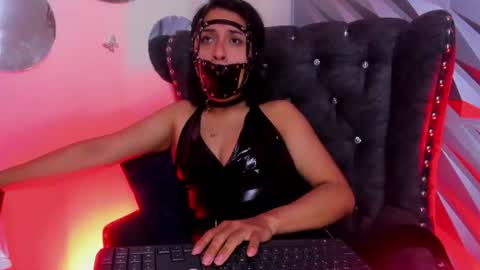 roxanne_han online show from July 2026 04:25:02 PM