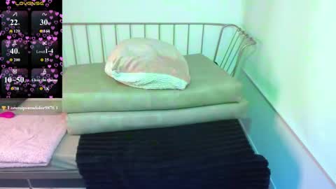 Snapshot of roxanne_vale chatting on April 2026 05:30:01 PM Roxanne online show from April 2026 05:30:01 PM