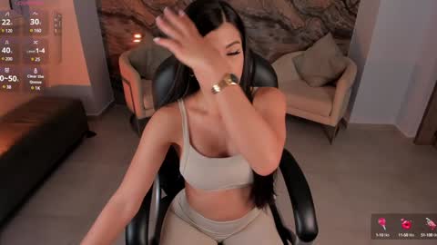 Roxanne Hill  online show from January 2025 11:43:02 AM