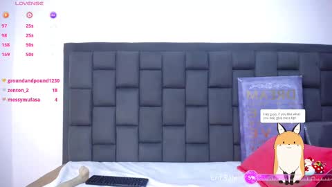 Snapshot of roxannehott chatting on February 2025 10:09:01 PM ross brown online show from February 2025 10:09:01 PM