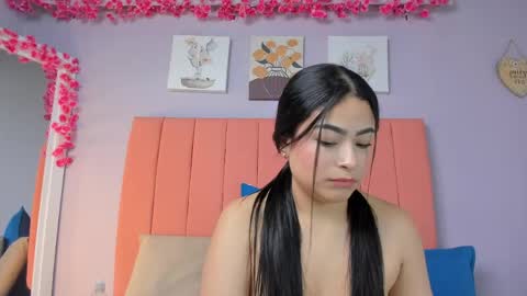 Snapshot of roxanneowens chatting on May 2026 02:45:01 PM Juliana 3 online show from May 2026 02:45:01 PM