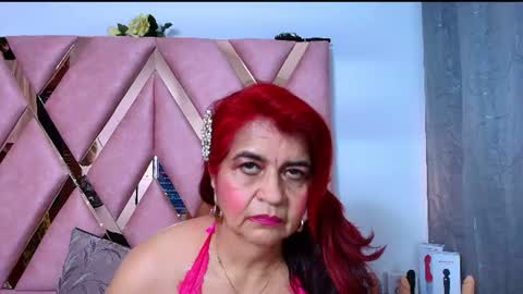 Snapshot of roxettemature chatting on June 2026 12:22:01 PM RoxetteMature online show from June 2026 12:22:01 PM
