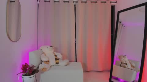  R O X I E  online show from October 2025 04:35:02 AM