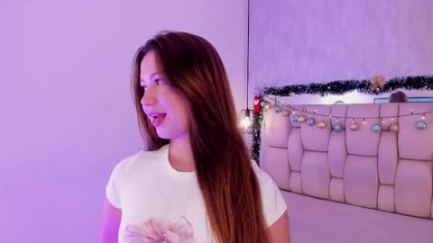 Roxie  online show from December 2025 07:42:02 PM