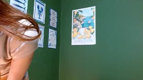 Roxie online show from October 2025 02:12:02 AM