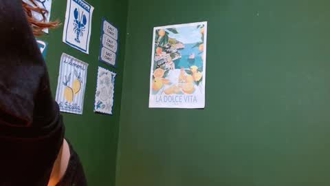 Snapshot of roxiehood chatting on December 2025 01:55:02 AM Roxie online show from December 2025 01:55:02 AM