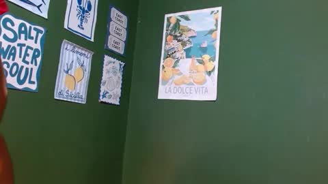 Snapshot of roxiehood chatting on December 2025 01:55:01 AM Roxie online show from December 2025 01:55:01 AM