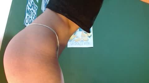 Snapshot of roxiehood chatting on February 2026 02:19:01 AM Roxie online show from February 2026 02:19:01 AM