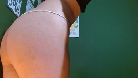 Snapshot of roxiehood chatting on March 2026 01:56:02 AM Roxie online show from March 2026 01:56:02 AM