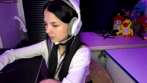 Snapshot of roxiepiurkowski chatting on October 2025 02:07:01 PM Hana online show from October 2025 02:07:01 PM