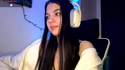 Snapshot of roxiepiurkowski chatting on February 2026 04:38:01 PM Hana online show from February 2026 04:38:01 PM