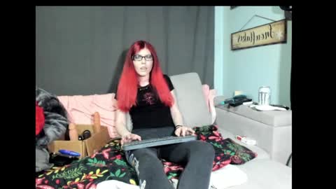 roxihazeleyes online show from February 2025 01:33:01 AM