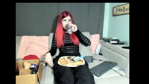 roxihazeleyes online show from February 2025 07:17:02 AM