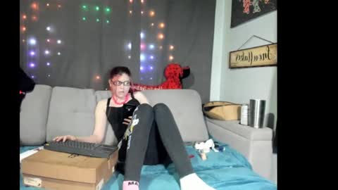 roxihazeleyes online show from September 2025 11:38:01 PM