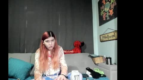 roxihazeleyes online show from September 2025 08:54:01 PM