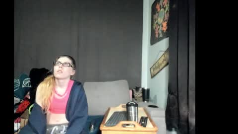 roxihazeleyes online show from March 2026 05:09:01 PM