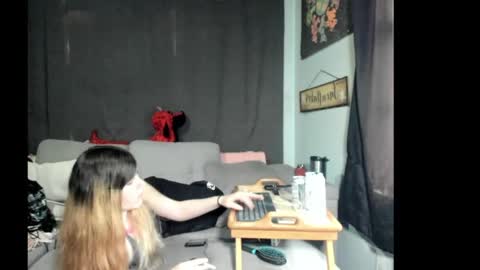 roxihazeleyes online show from June 2026 03:28:02 PM