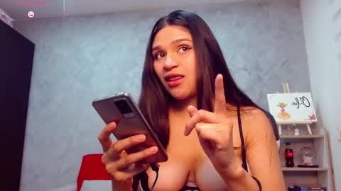 roxxi_2110 online show from October 2025 01:47:01 AM