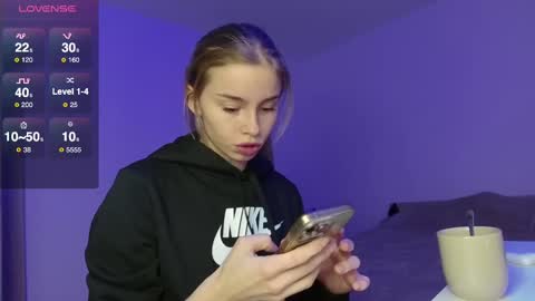 Snapshot of roxxxie_reid chatting on February 2025 06:53:01 PM Roxieex ABBY online show from February 2025 06:53:01 PM