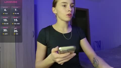 Snapshot of roxxxie_reid chatting on February 2025 09:57:01 PM Roxieex ABBY online show from February 2025 09:57:01 PM