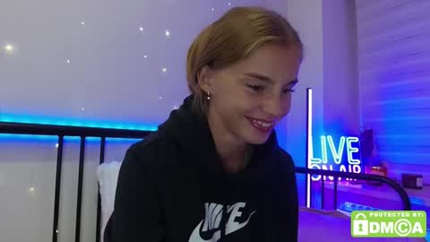 Snapshot of roxxxie_reid chatting on September 2025 09:47:02 PM Roxieex ABBY online show from September 2025 09:47:02 PM