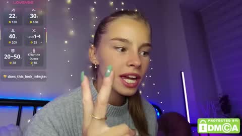 Snapshot of roxxxie_reid chatting on September 2025 09:39:02 PM Roxieex ABBY online show from September 2025 09:39:02 PM