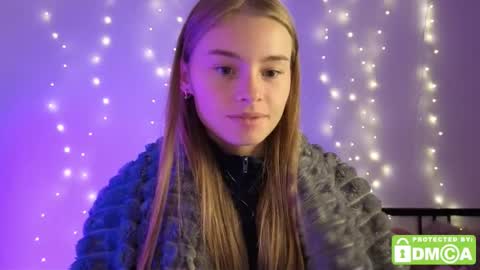 Snapshot of roxxxie_reid chatting on October 2025 10:23:02 PM Roxieex ABBY online show from October 2025 10:23:02 PM