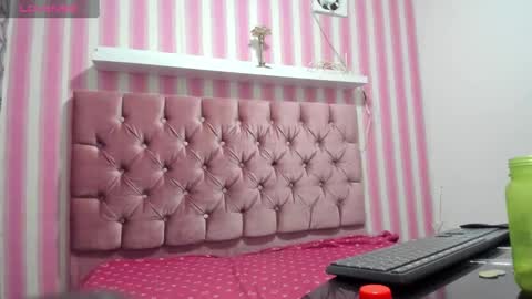 roxxy_velasquez online show from December 2024 05:10:02 PM