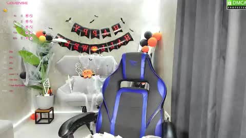 Roxy fiery online show from November 2025 02:00:01 AM