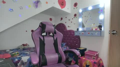 Roxy online show from October 2025 02:01:01 AM