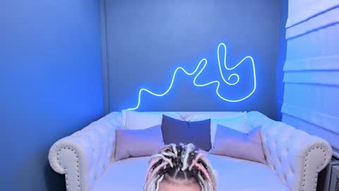 Roxy online show from December 2024 01:15:02 AM