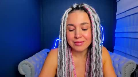 Roxy online show from November 2025 02:10:01 AM