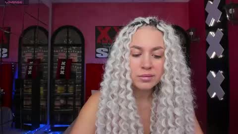 Snapshot of roxy_mars chatting on May 2026 01:22:02 AM Roxy online show from May 2026 01:22:02 AM