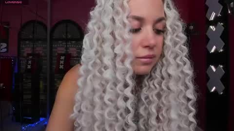 Snapshot of roxy_mars chatting on May 2026 01:34:01 AM Roxy online show from May 2026 01:34:01 AM