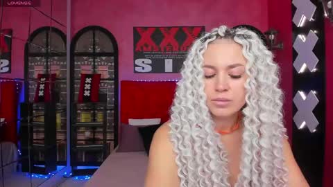 Snapshot of roxy_mars chatting on May 2026 01:45:01 AM Roxy online show from May 2026 01:45:01 AM