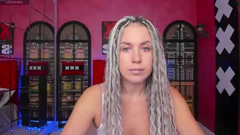Snapshot of roxy_mars chatting on June 2026 01:19:02 AM Roxy online show from June 2026 01:19:02 AM