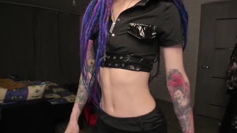 Roxy online show from December 2024 07:33:01 PM