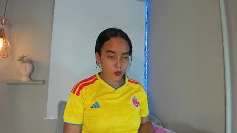 Snapshot of roxy_stone1 chatting on June 2026 07:15:01 PM roxy_stone1 online show from June 2026 07:15:01 PM