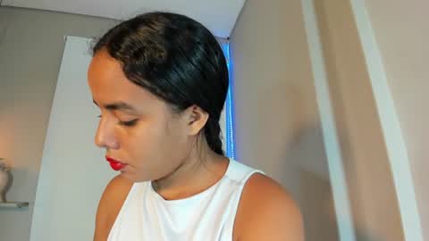Snapshot of roxy_stone1 chatting on June 2026 07:06:02 PM roxy_stone1 online show from June 2026 07:06:02 PM