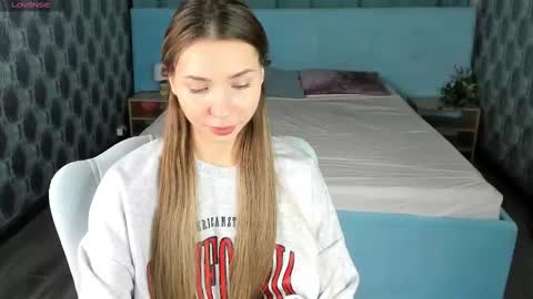 Snapshot of roxy_the_daedevill chatting on February 2025 01:05:02 AM roxy_the_daedevill online show from February 2025 01:05:02 AM